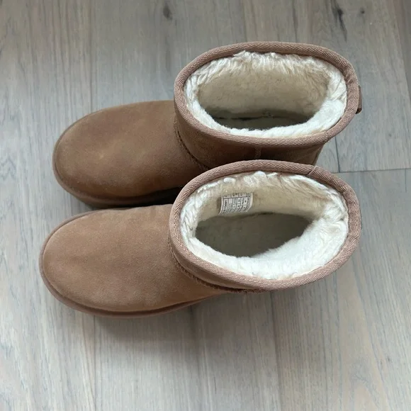 UGG CLASSIC MINI PLATFORM BOOTS; Chestnut; Size 7 - Picture 4 of 8